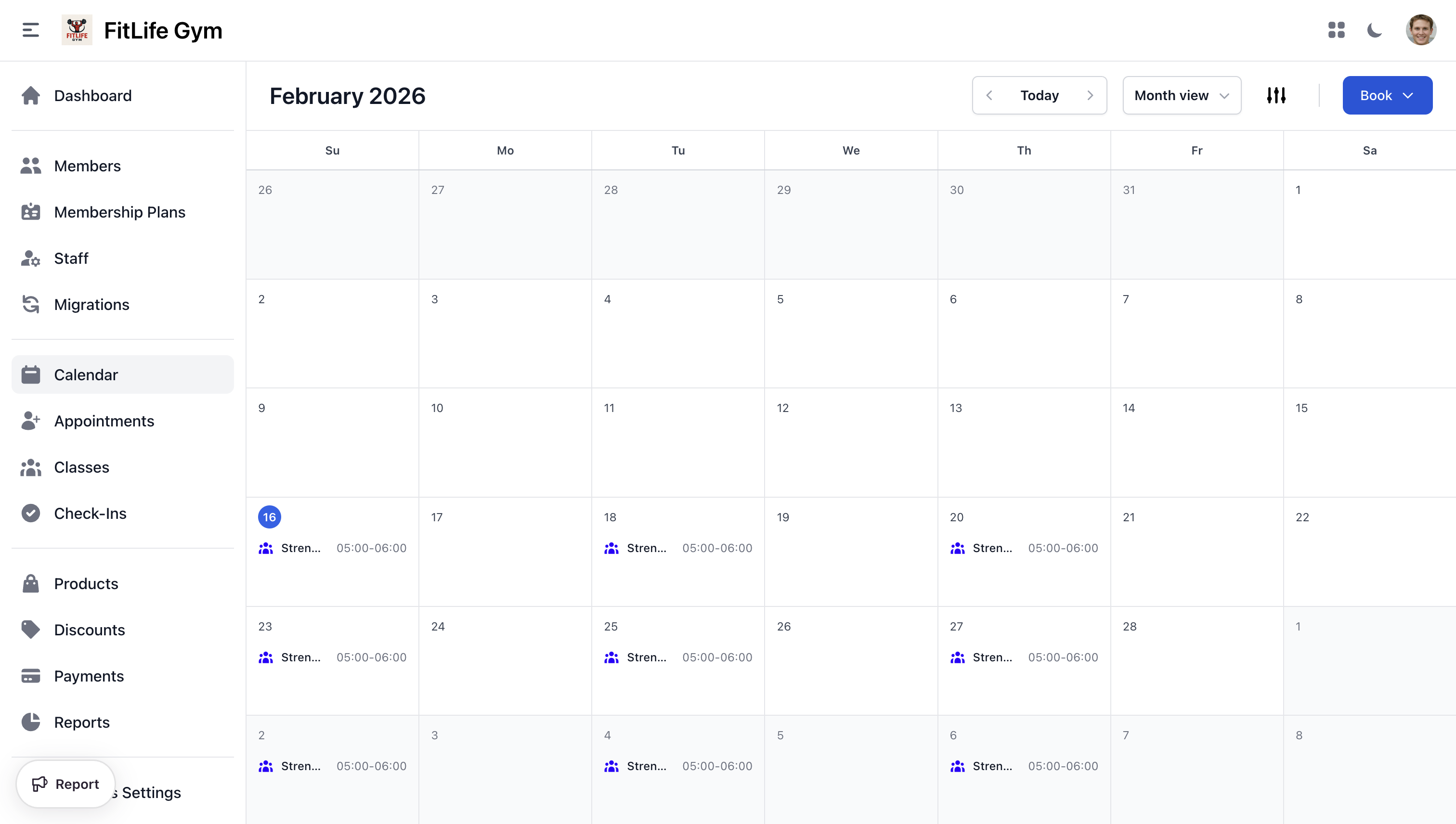 Gym class calendar showing weekly schedule with drag-and-drop
